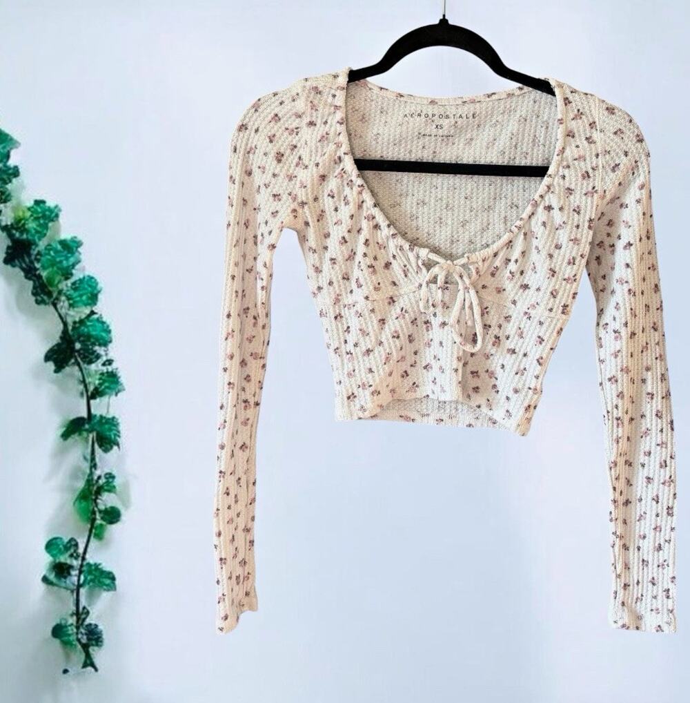 Aéropostale Women’s Floral Knit Scoop Neck Tie-Front Cropped Top XS White/Pink